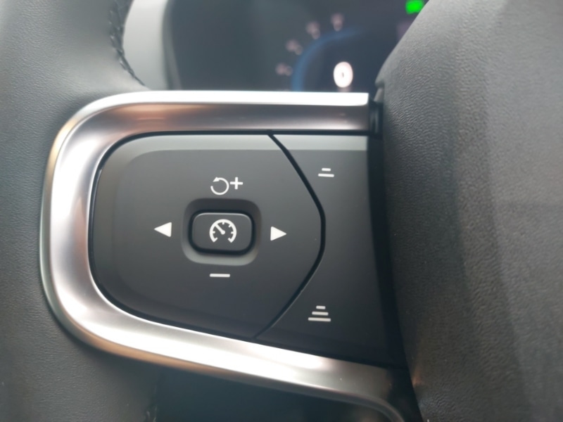 Used Volvo XC40 2025 for sale - 76967326: Photo 12