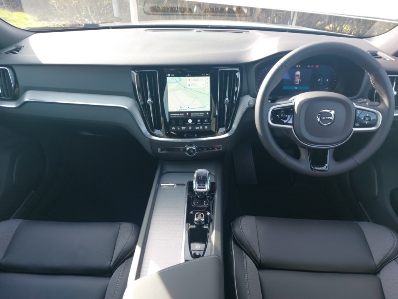 Used Volvo V60 2025 for sale - 78183647: Photo 2