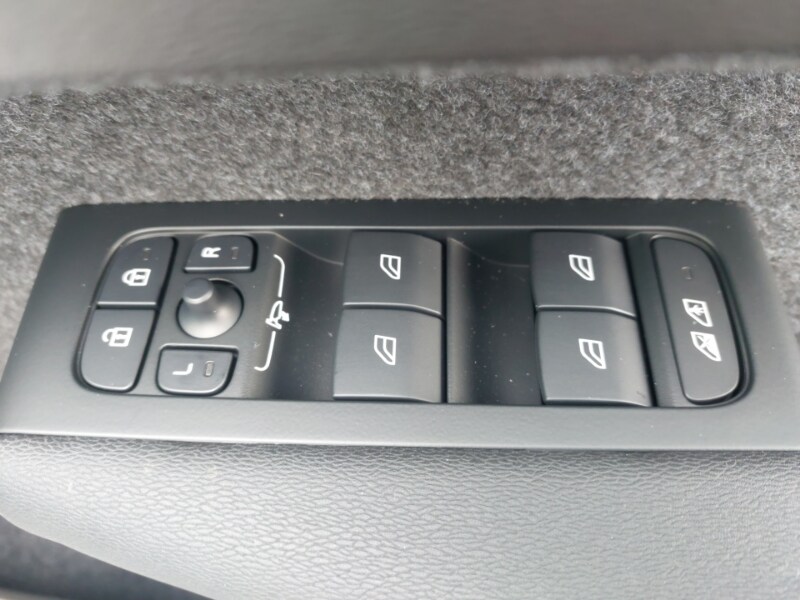 Used Volvo XC40 2025 for sale - 77999749: Photo 15