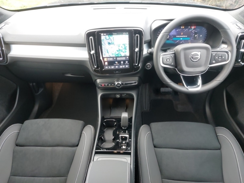 Used Volvo XC40 2025 for sale - 77611165: Photo 2