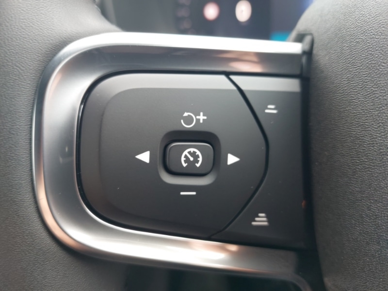 Used Volvo XC40 2025 for sale - 76150977: Photo 15
