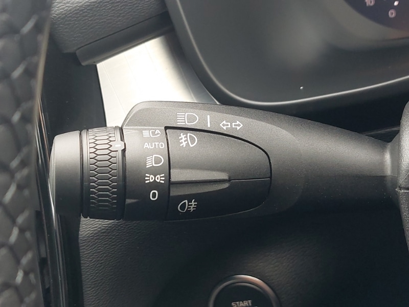 Used Volvo XC40 2025 for sale - 76150977: Photo 17