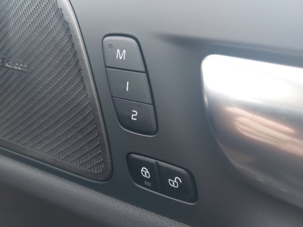 Used Volvo V60 2025 for sale - 74898671: Photo 12
