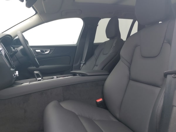 Used Volvo V60 2025 for sale - 74898671: Photo 5