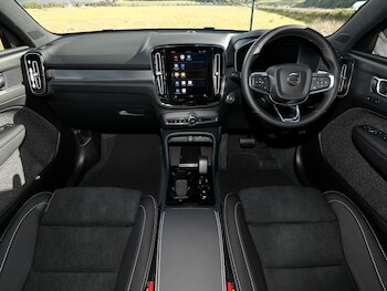 Used Volvo XC40 2025 for sale - 77815834: Photo