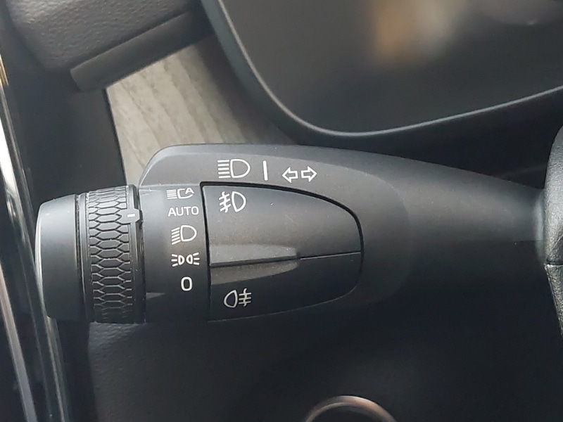 Used Volvo XC40 2023 for sale - 76897631: Photo 17