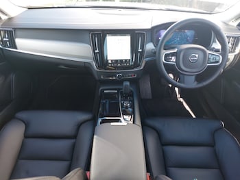 Used Volvo V90 2025 for sale - 78654252: Photo