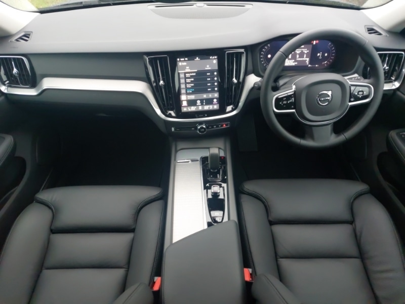 Used Volvo V60 2025 for sale - 76713511: Photo 2