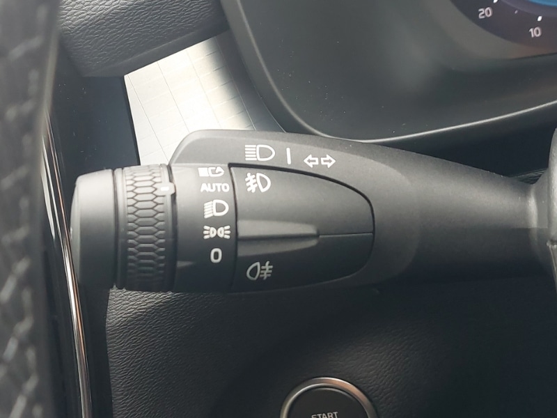Used Volvo XC40 2024 for sale - 76066637: Photo 15