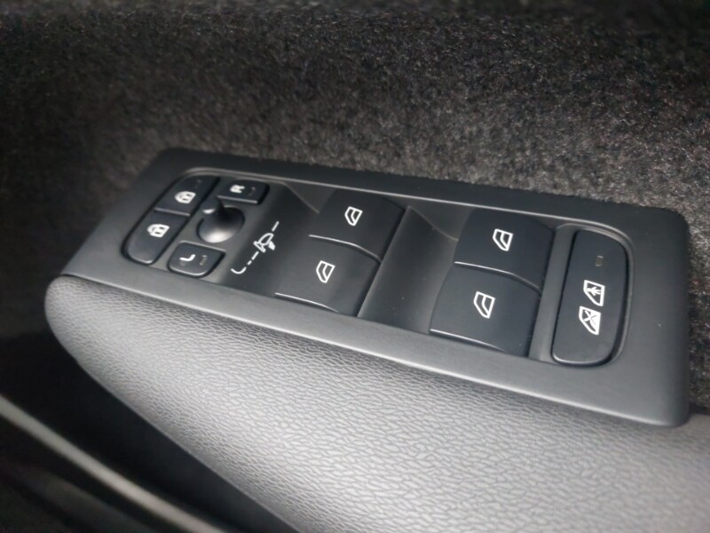 Used Volvo XC40 2024 for sale - 76066637: Photo 19