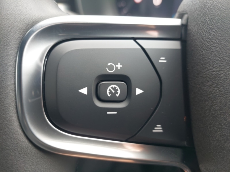 Used Volvo XC40 2025 for sale - 76150877: Photo 15