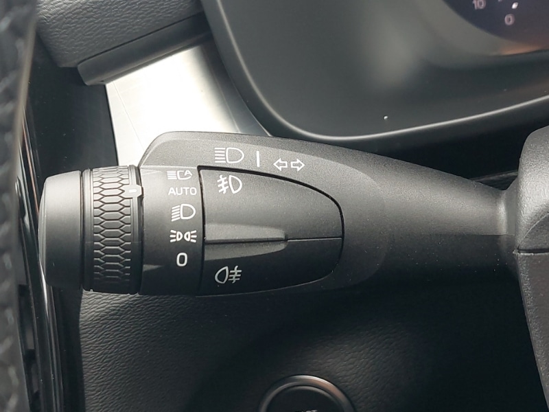 Used Volvo XC40 2025 for sale - 76150877: Photo 17