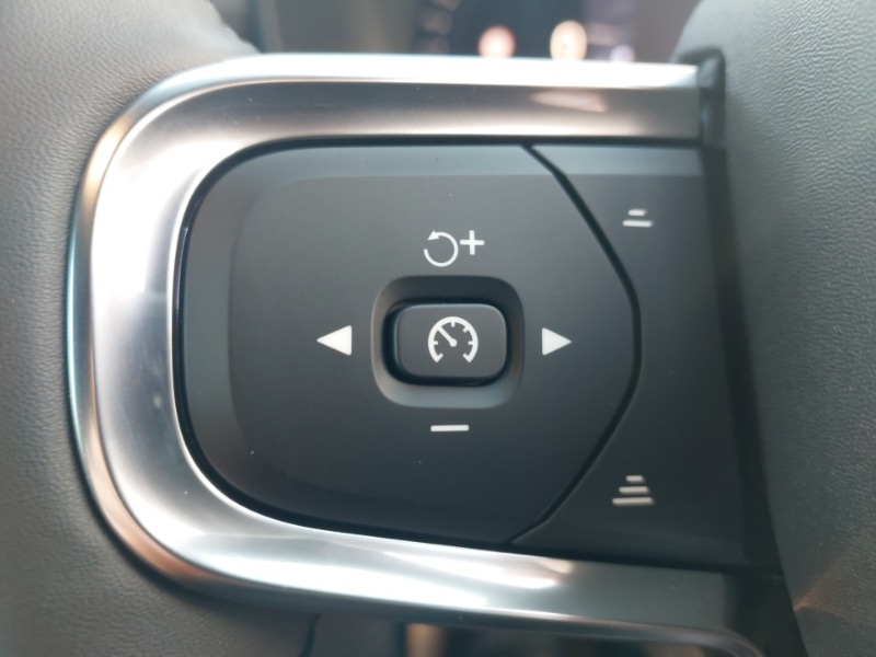 Used Volvo XC40 2025 for sale - 77105341: Photo 15