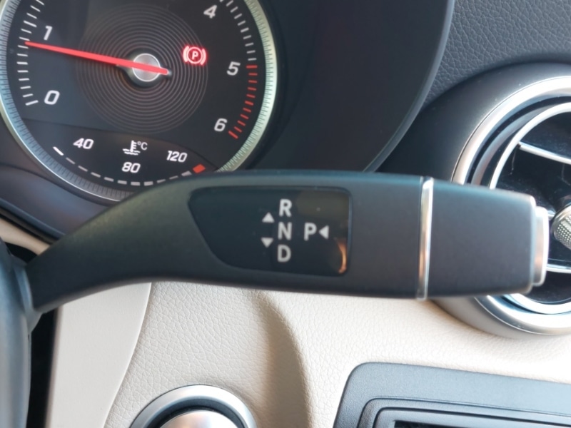 Used Mercedes-Benz GLC 2018 for sale - 76401053: Photo 18