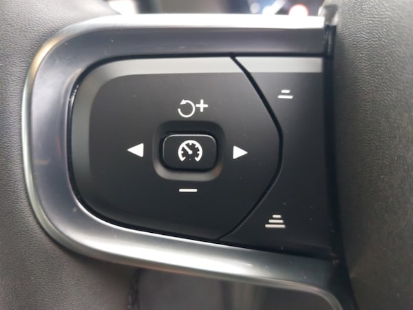 Used Volvo XC40 2022 for sale - 76289202: Photo 16