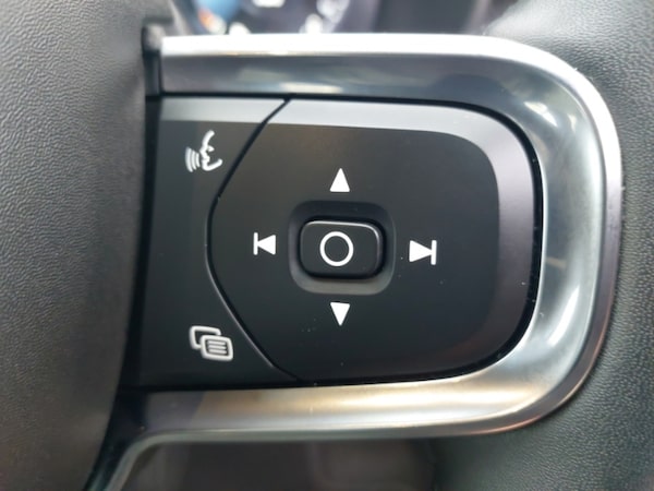 Used Volvo XC40 2022 for sale - 76289202: Photo 17