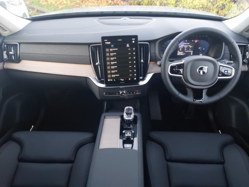 Used Volvo XC90 2025 for sale - 76839203: Photo 2