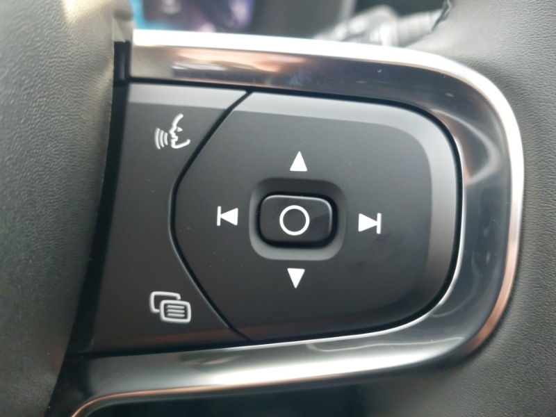 Used Volvo XC40 2025 for sale - 76556356: Photo 14