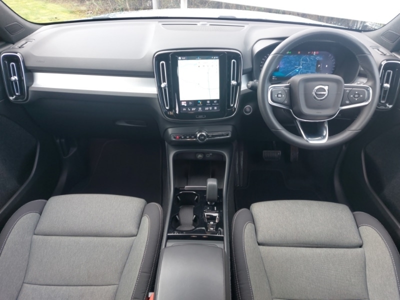 Used Volvo XC40 2023 for sale - 78013531: Photo 2