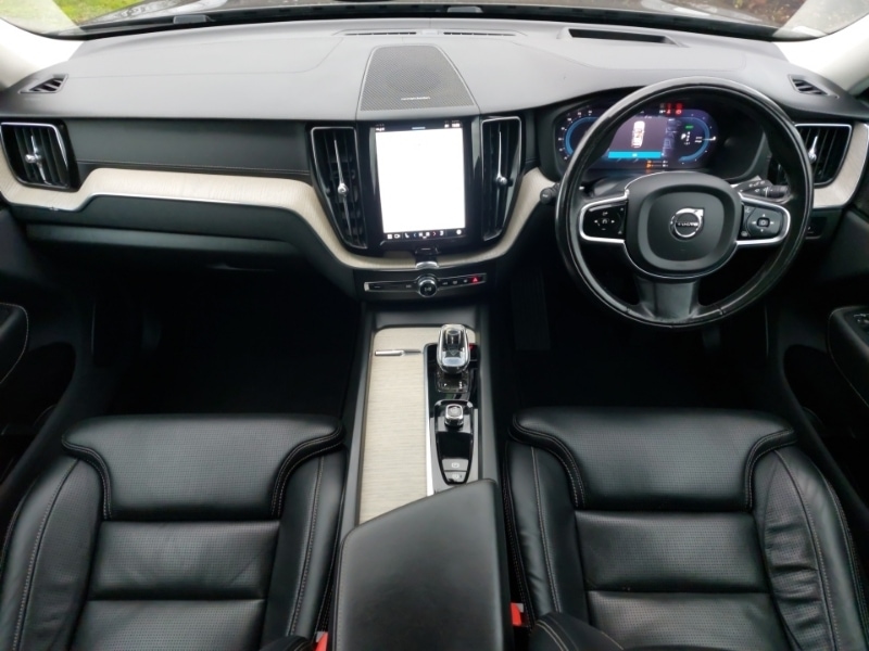 Used Volvo XC60 2022 for sale - 76970235: Photo 2