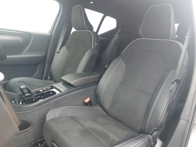 Used Volvo XC40 2023 for sale - 76059038: Photo 5
