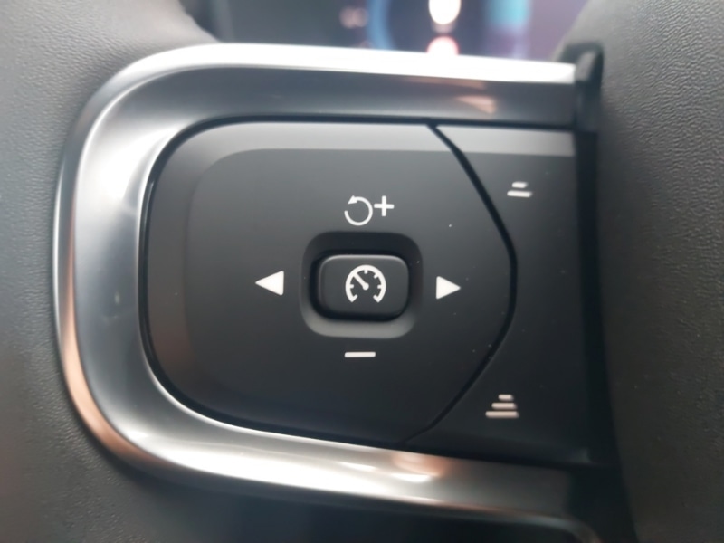 Used Volvo XC40 2025 for sale - 76721367: Photo 15