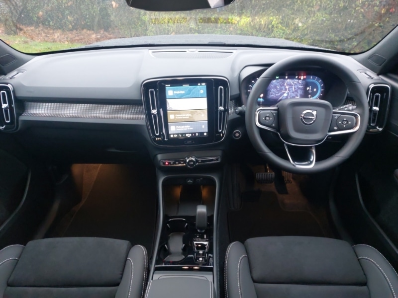 Used Volvo XC40 2025 for sale - 76721367: Photo 2