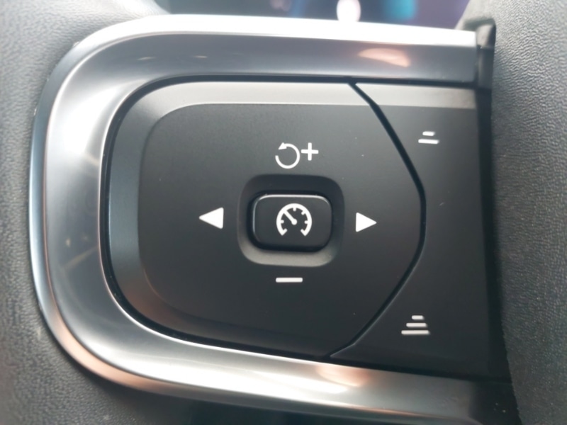 Used Volvo XC40 2023 for sale - 76795564: Photo 15