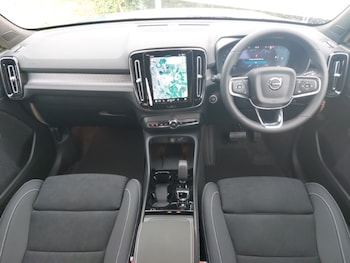 Used Volvo XC40 2025 for sale - 75576258: Photo
