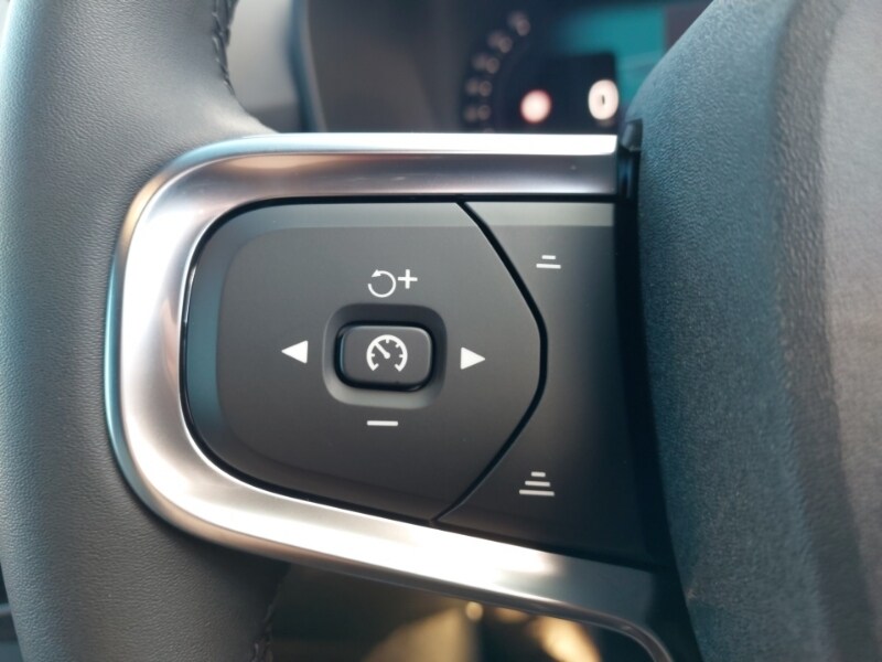 Used Volvo XC40 2025 for sale - 76639186: Photo 12