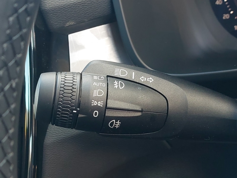 Used Volvo XC40 2025 for sale - 76639186: Photo 15