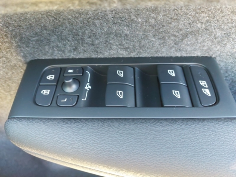 Used Volvo XC40 2025 for sale - 76639186: Photo 18