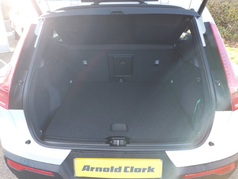 Used Volvo XC40 2025 for sale - 76639186: Photo 8