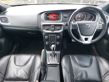 Used Volvo V40 2019 for sale - 77652386: Photo