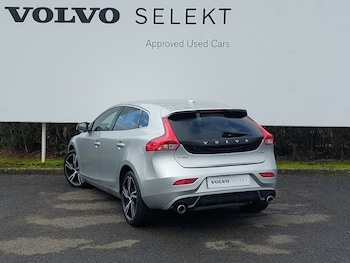 Used Volvo V40 2019 for sale - 77652386: Photo