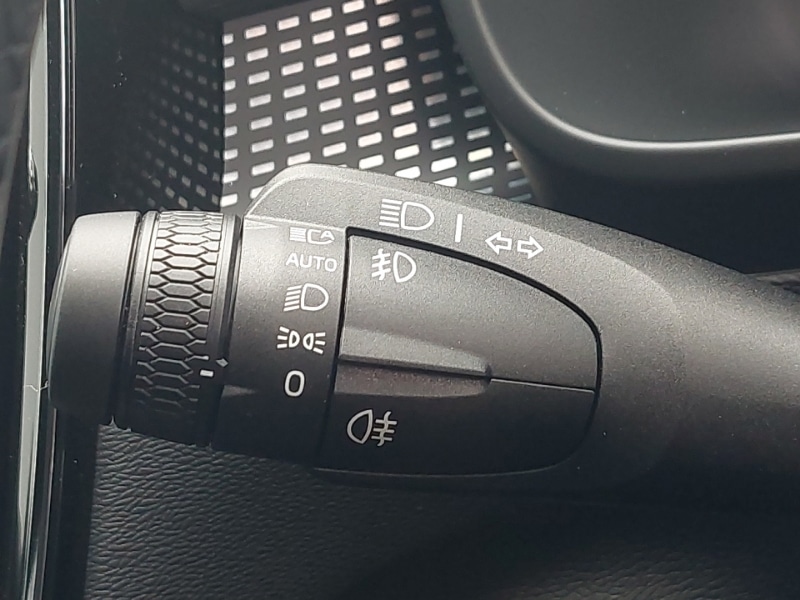 Used Volvo XC40 2025 for sale - 75914327: Photo 15