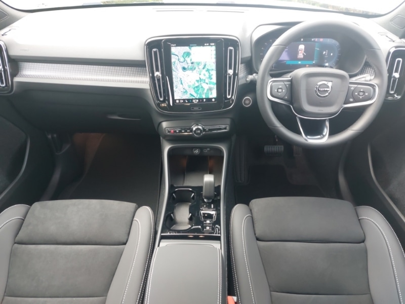Used Volvo XC40 2025 for sale - 75914327: Photo 2