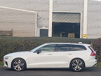Used Volvo V60 2021 for sale - 76589388: Photo