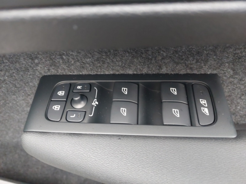 Used Volvo XC40 2025 for sale - 77611163: Photo 14