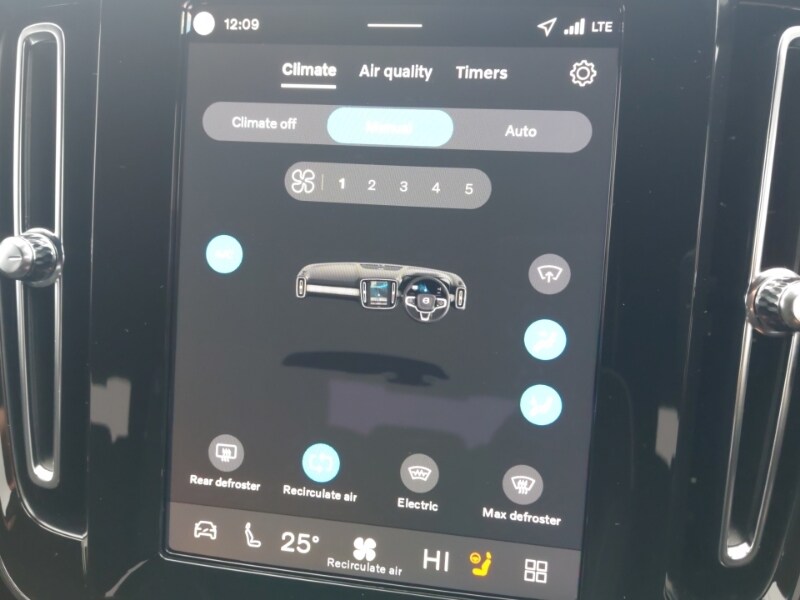 Used Volvo XC40 2025 for sale - 77815801: Photo 15