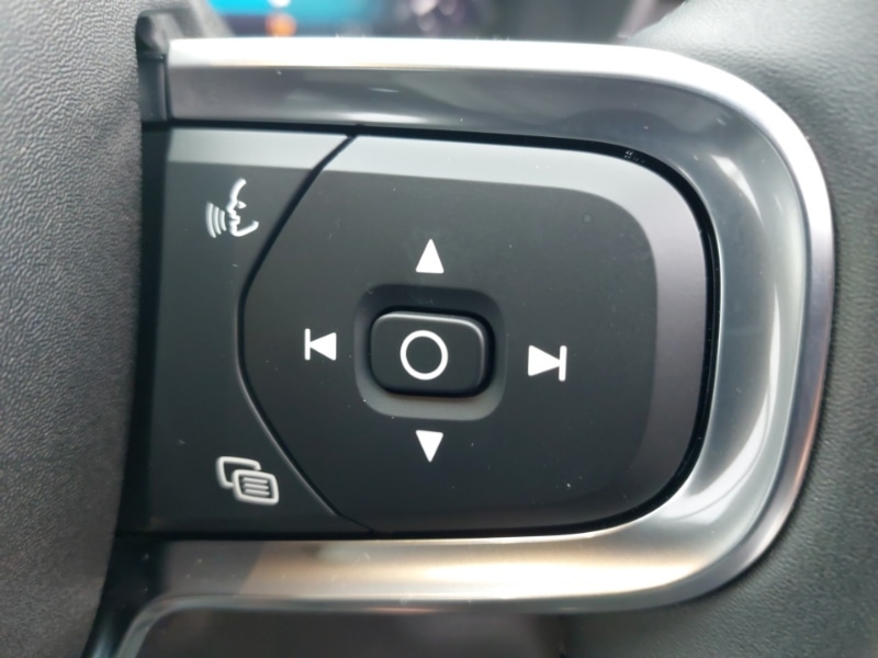 Used Volvo XC40 2025 for sale - 77815801: Photo 17