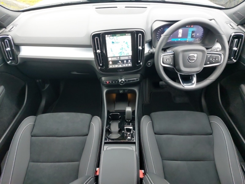 Used Volvo XC40 2025 for sale - 77815801: Photo 2