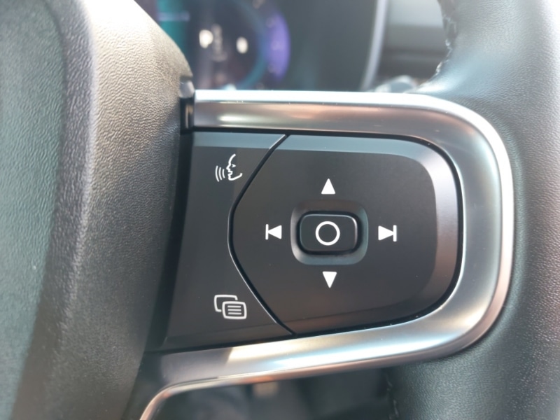 Used Volvo XC40 2023 for sale - 76375360: Photo 16