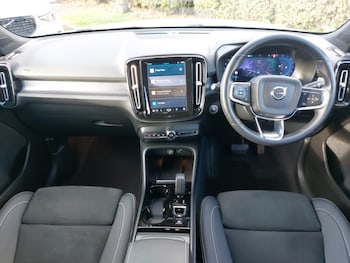 Used Volvo XC40 2023 for sale - 76375360: Photo