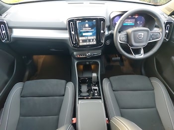 Used Volvo XC40 2025 for sale - 76556271: Photo