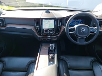 Used Volvo XC60 2023 for sale - 79105852: Photo
