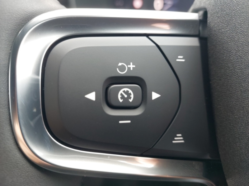 Used Volvo XC40 2025 for sale - 77815832: Photo 15