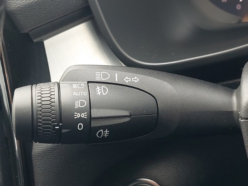 Used Volvo XC40 2025 for sale - 77815832: Photo 17