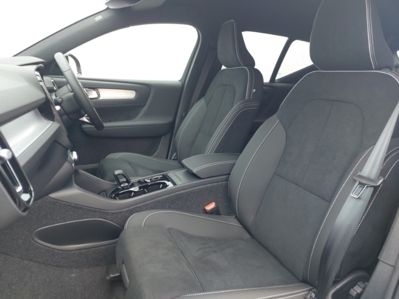 Used Volvo XC40 2025 for sale - 77815832: Photo 5