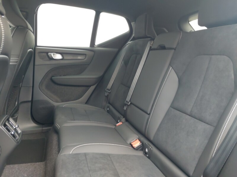 Used Volvo XC40 2025 for sale - 77815832: Photo 6